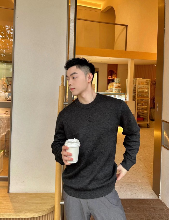 Clothes LOUIS VUITTON 925