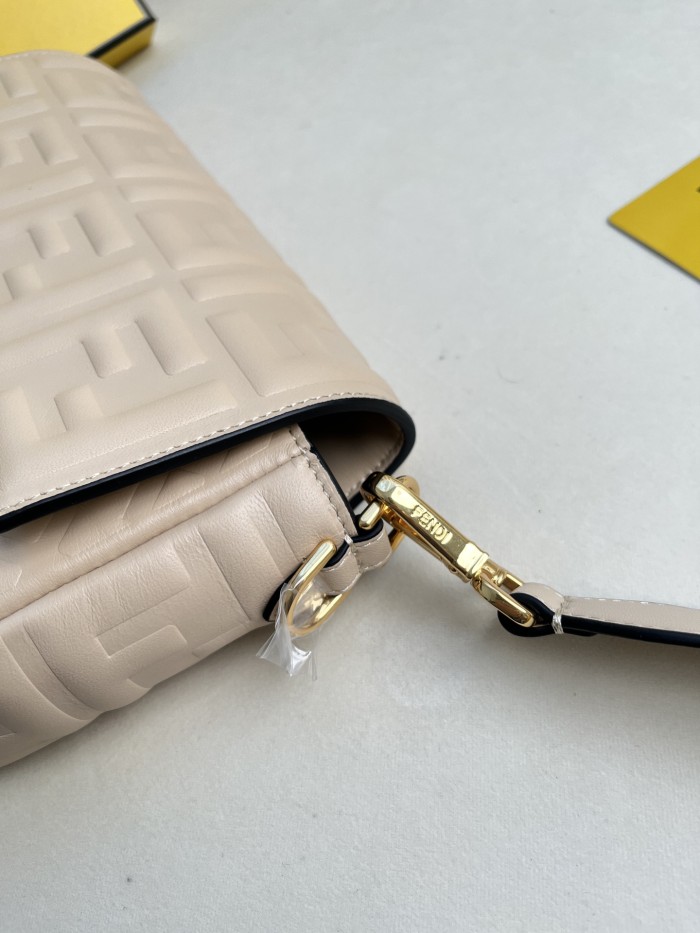 handbags FENDI 211 size:27*15*6cm