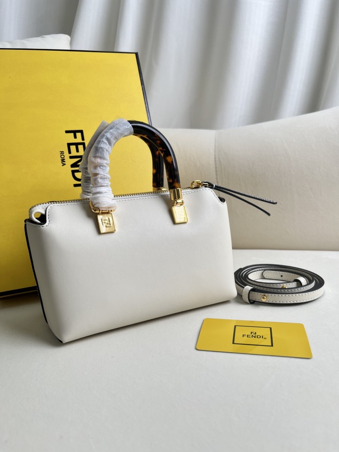 handbags FENDI 8BS067 size:20.5*12*9cm