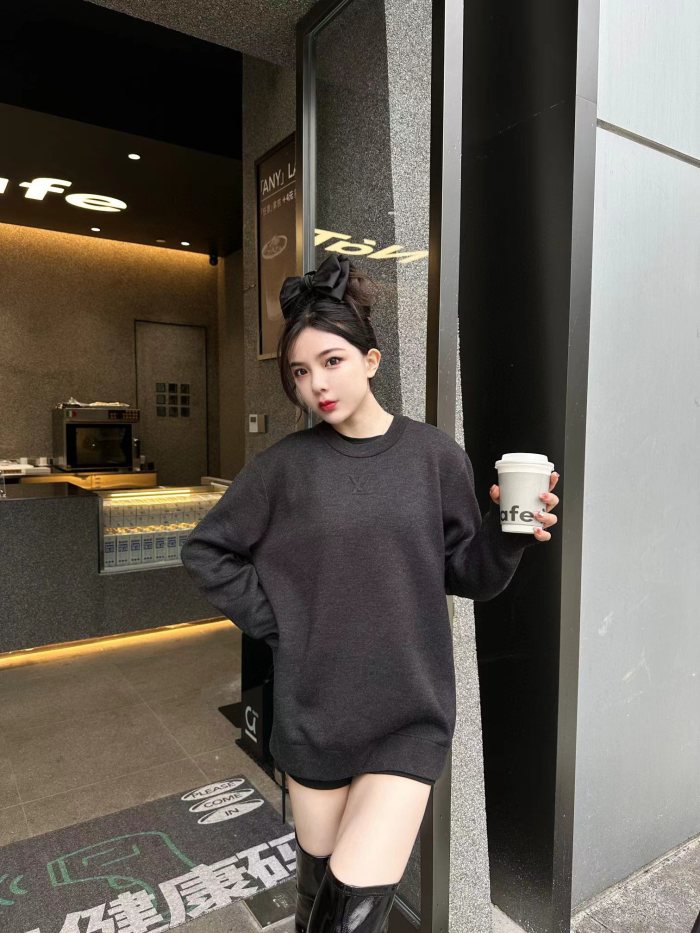 Clothes LOUIS VUITTON 925