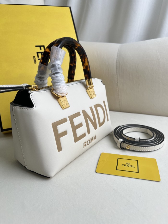 handbags FENDI 8BS067 size:20.5*12*9cm
