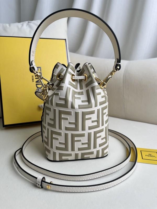 handbags FENDI 226 size:12*18*10cm