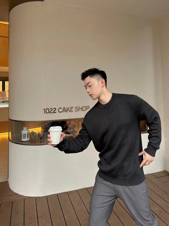 Clothes LOUIS VUITTON 925