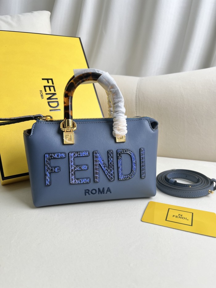 handbags FENDI 8BS067 size:20.5*12*9cm