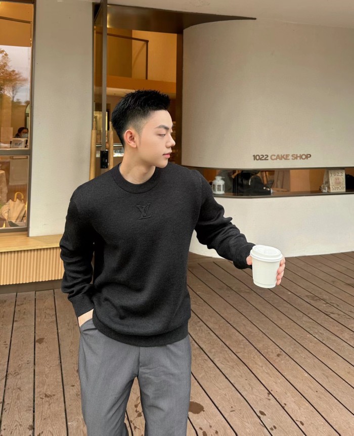 Clothes LOUIS VUITTON 925