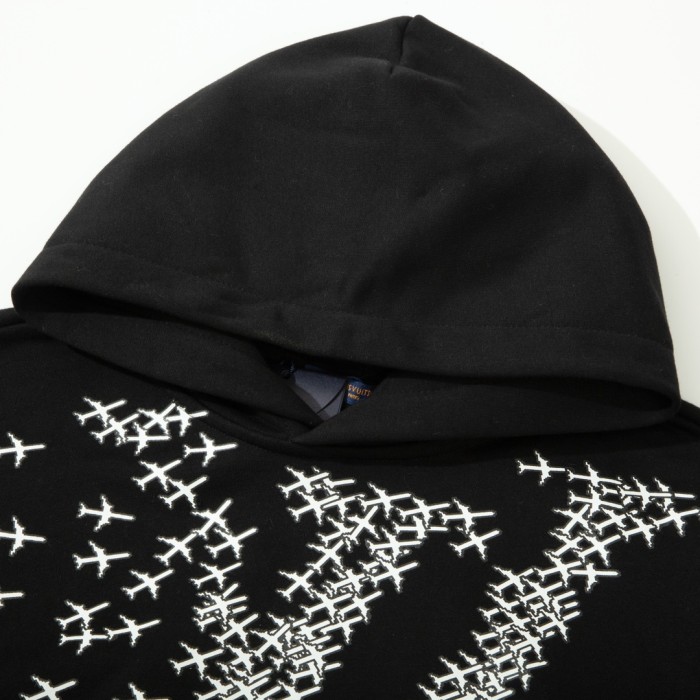 Clothes LOUIS VUITTON 927