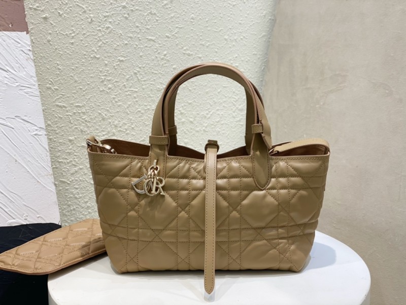 Handbags Dior 6230 size：23*15*15 cm