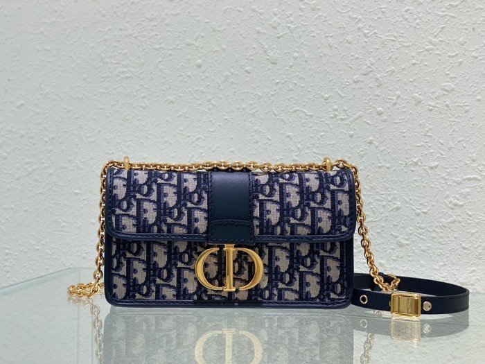 Handbags 𝐃!𝐨𝐫 𝐌𝐨𝐧𝐭𝐚𝐢𝐠𝐧𝐞 9207 size：21.5*12*6 cm