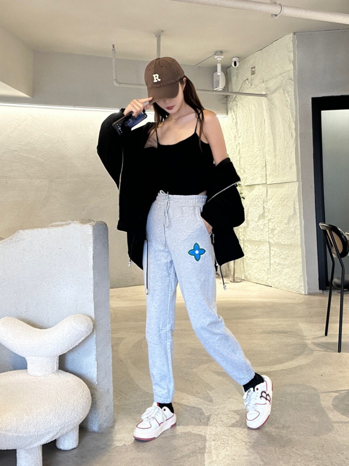 Clothes LOUIS VUITTON 932