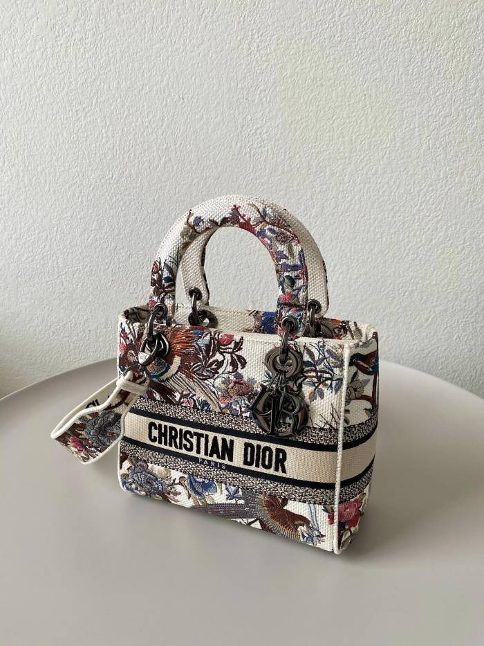 Handbags Lady Dior 6605 size：24*12*20 cm