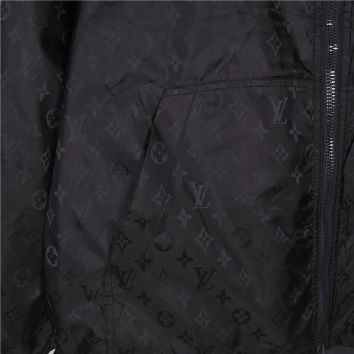 Clothes LOUIS VUITTON 930