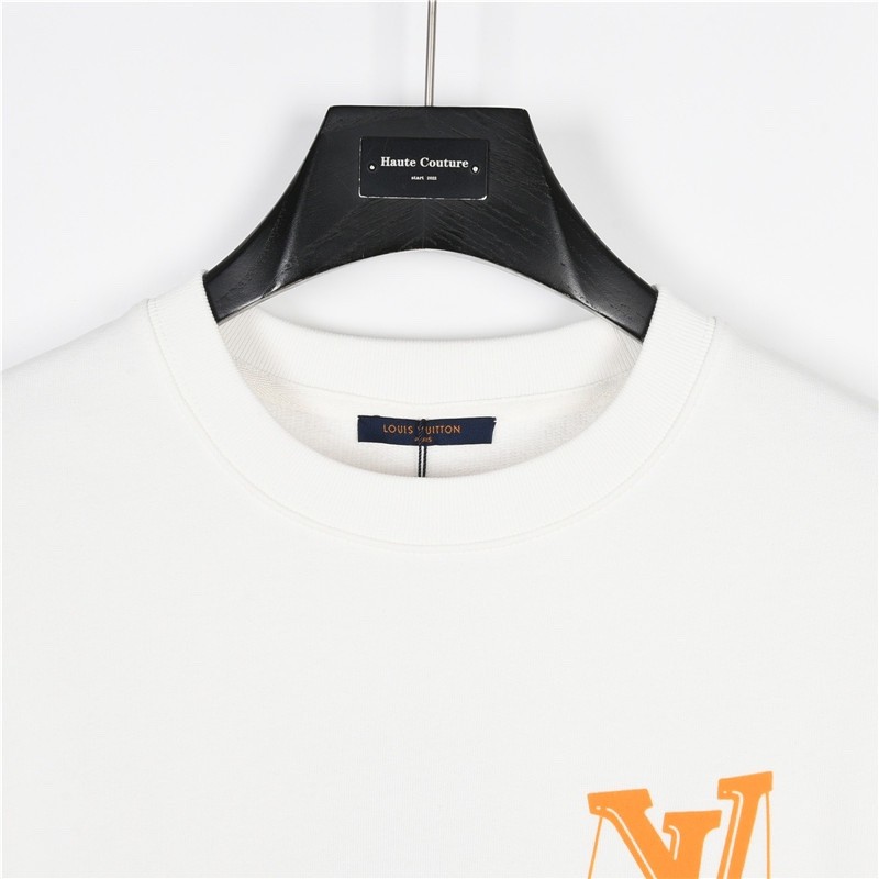 Clothes LOUIS VUITTON 939