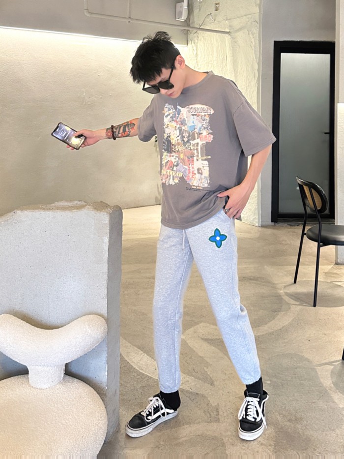 Clothes LOUIS VUITTON 932