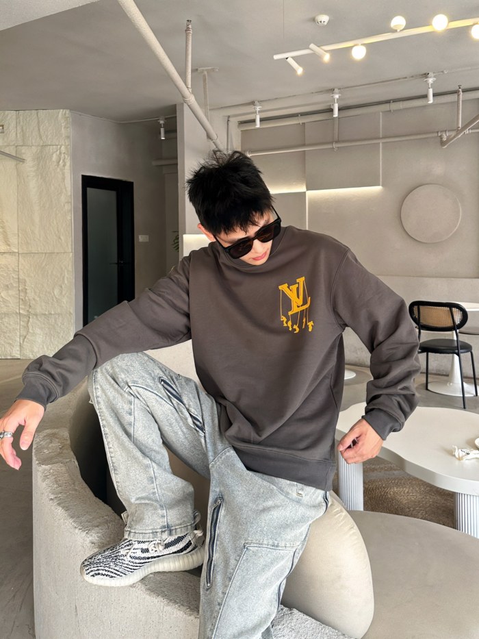 Clothes LOUIS VUITTON 938