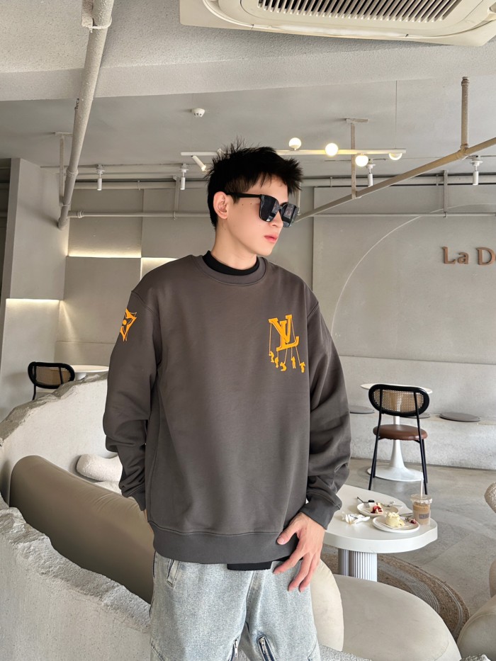 Clothes LOUIS VUITTON 938