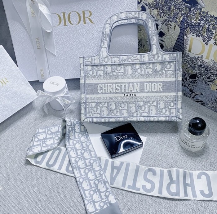 Handbags Dior Book mini Tote 8001