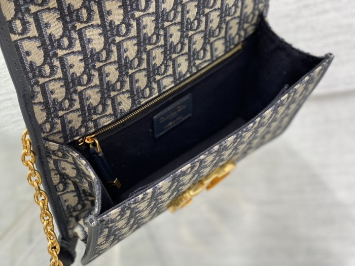 Handbags 𝐃!𝐨𝐫 𝐌𝐨𝐧𝐭𝐚𝐢𝐠𝐧𝐞 9208 size：25x16.5x8