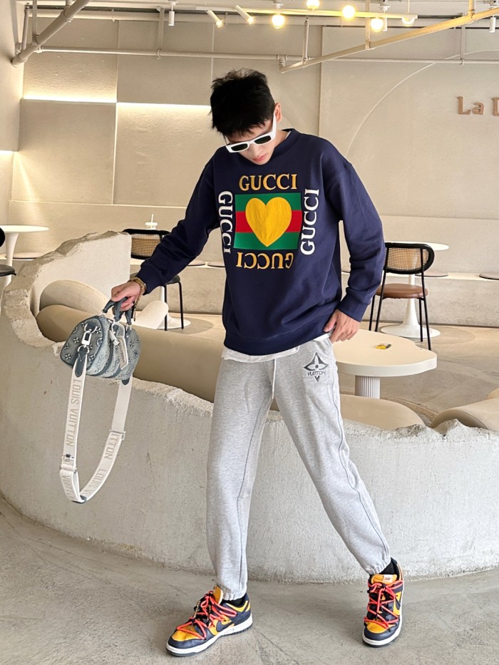 Clothes LOUIS VUITTON 934