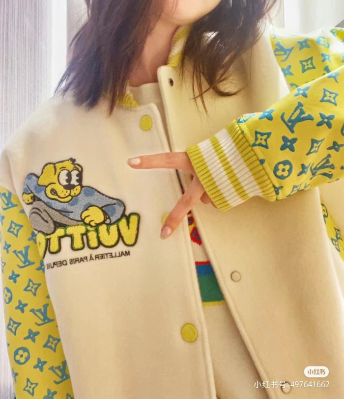 Clothes LOUIS VUITTON 935