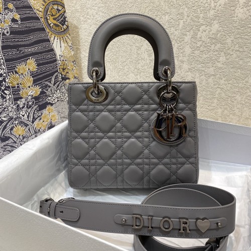 Handbags Lady Dior 6604 size：20 cm