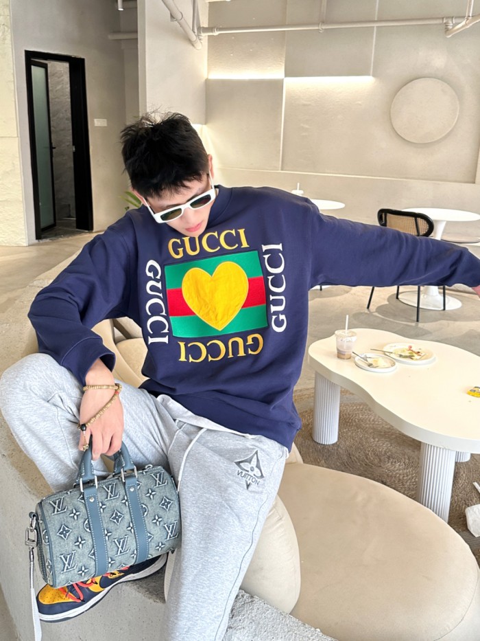 Clothes LOUIS VUITTON 934