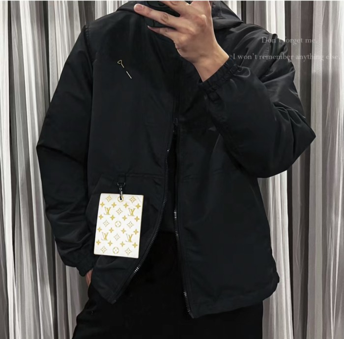 Clothes LOUIS VUITTON 930