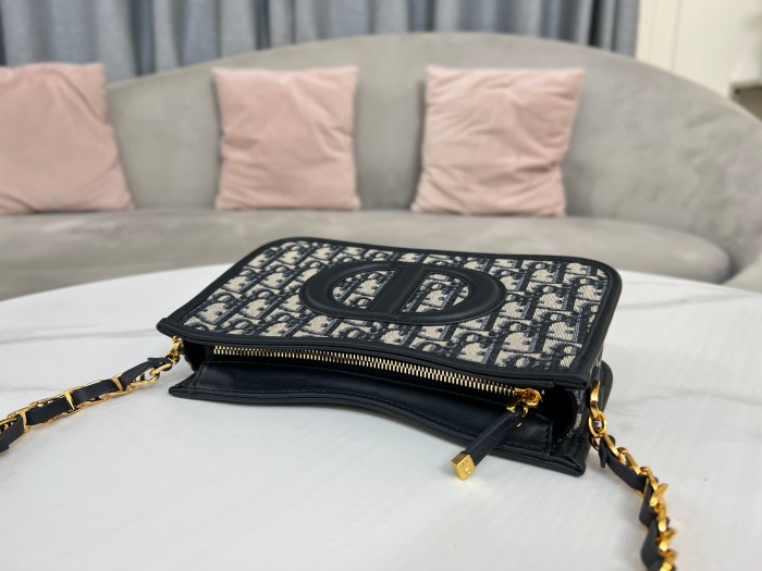 Handbags Dior CD SIGNATURE HOBO S2213UTZQ_M928 size：23.5 x 14.5 x 6