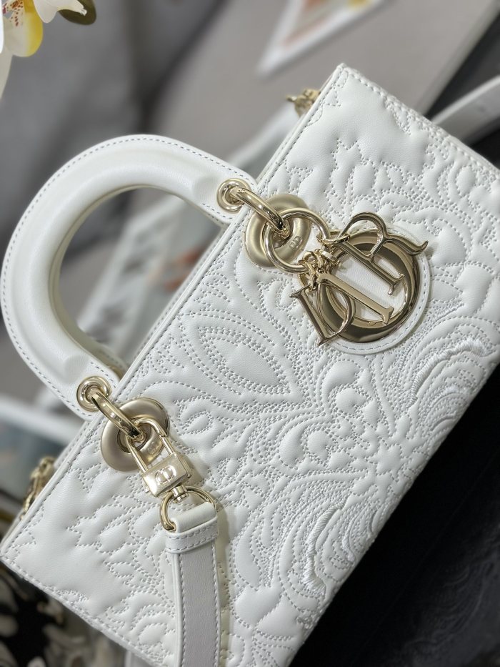 Handbags Lady Dior M0540 size:22*13.5*5 cm