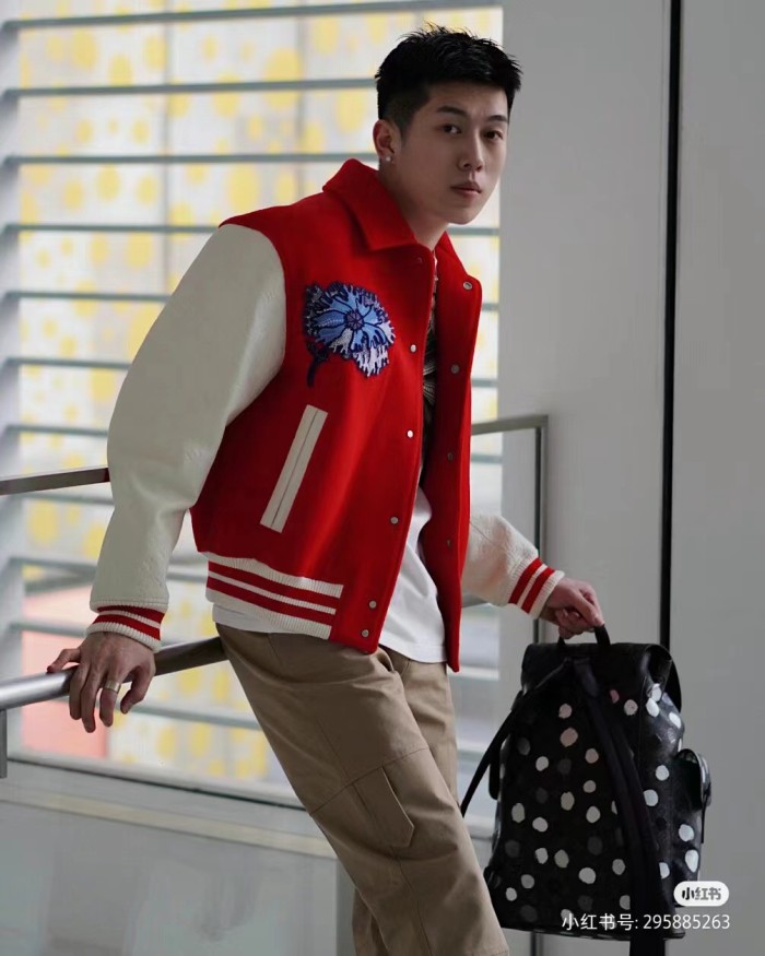Clothes LOUIS VUITTON 936