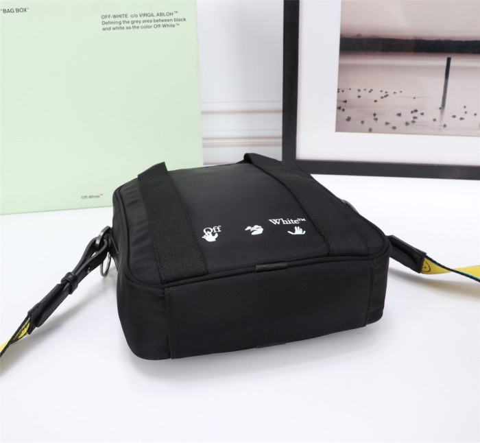handbags OFF-White 557（4331650）size:21*24*6cm