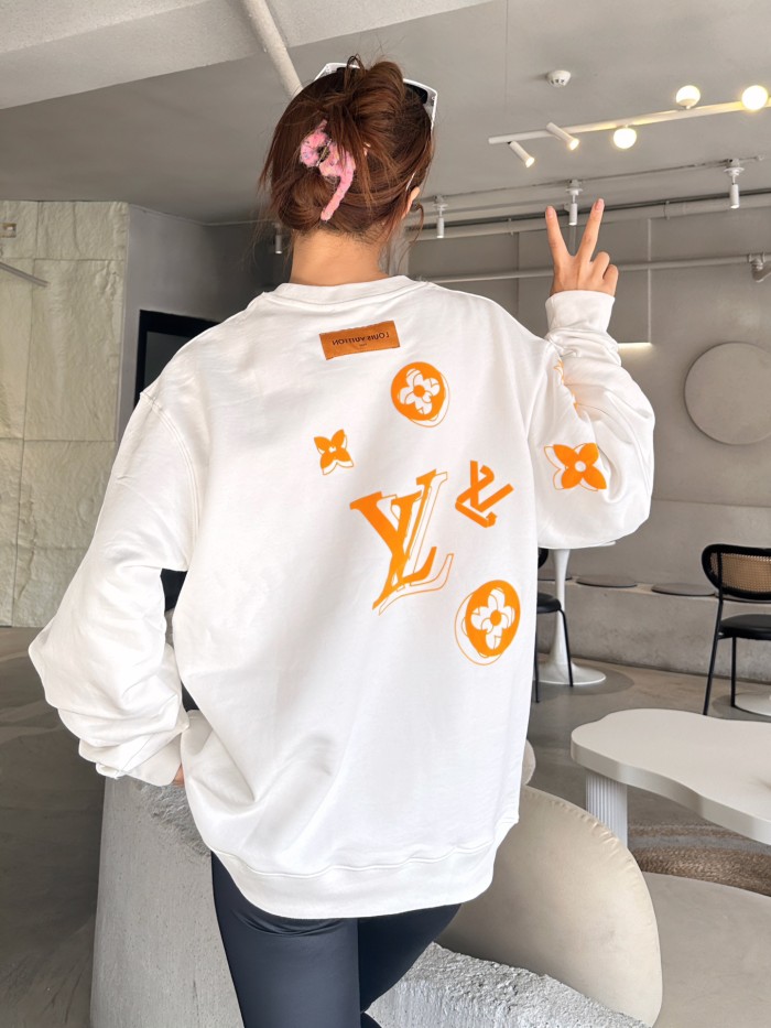 Clothes LOUIS VUITTON 939
