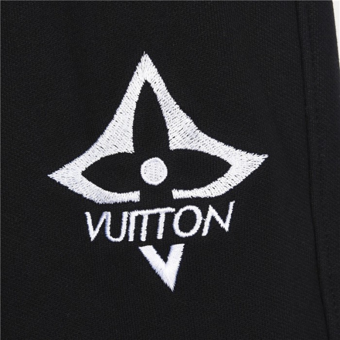 Clothes LOUIS VUITTON 933