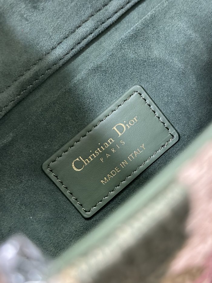 Handbags Lady Dior M0540 size:26*13.5*5 cm