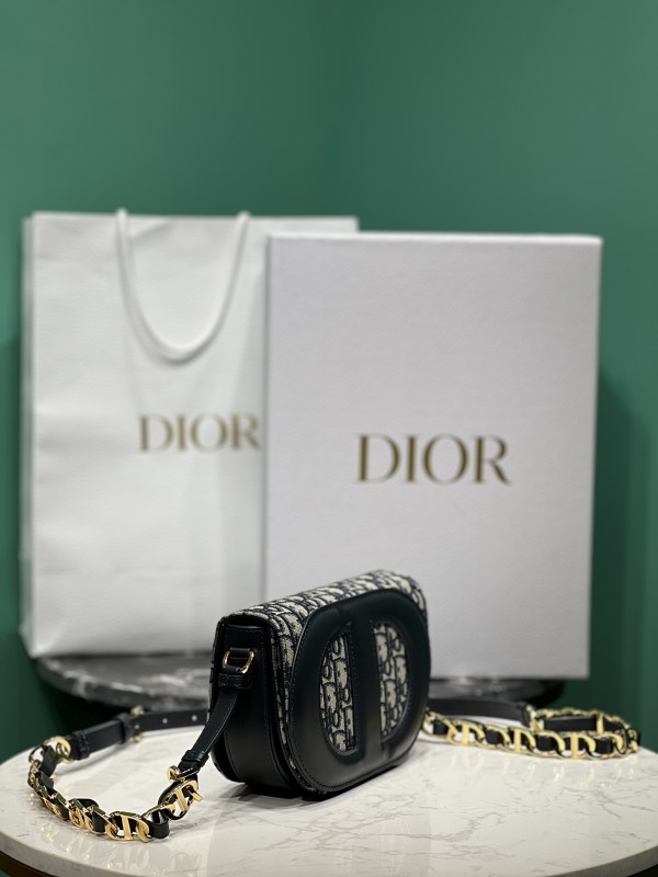 Handbags Dior Signature size：21*6*12 cm