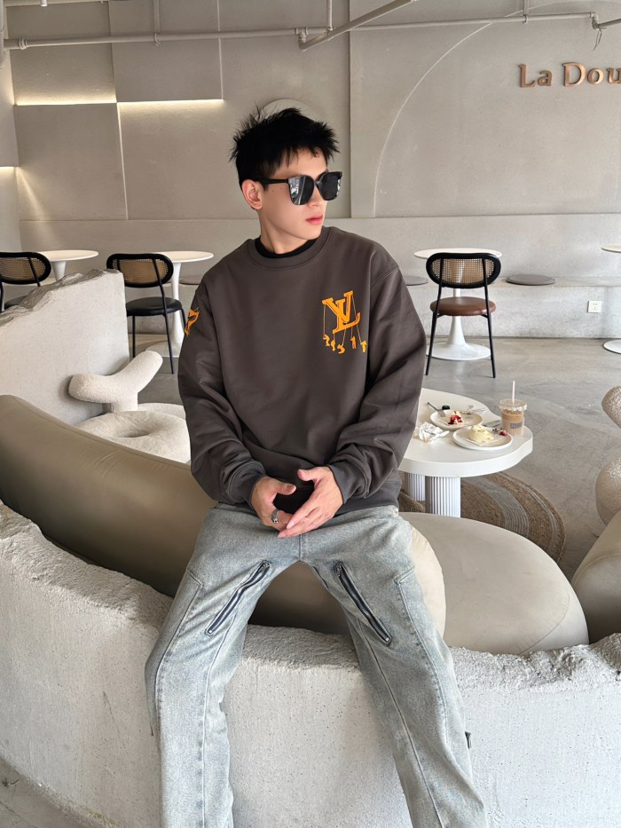 Clothes LOUIS VUITTON 938