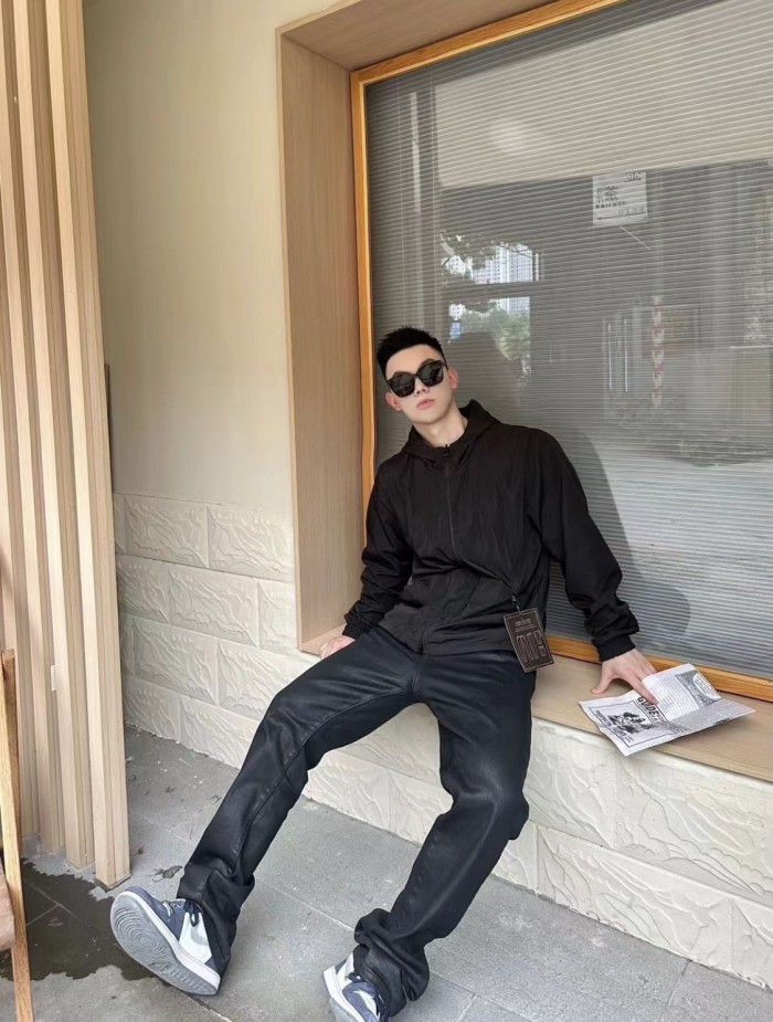 Clothes LOUIS VUITTON 930