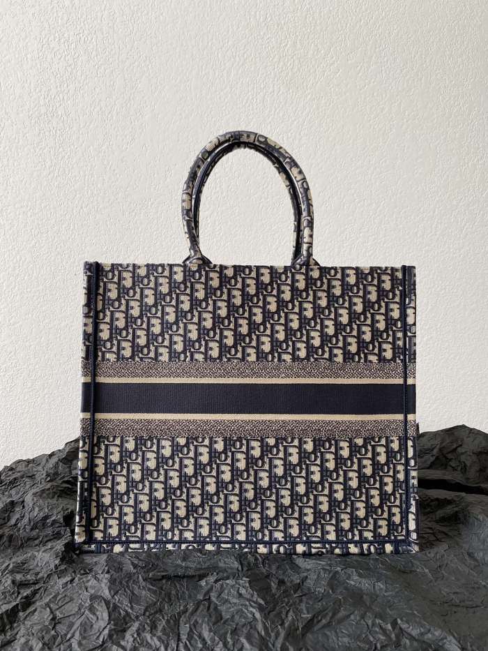Handbags Dior Book Tote 8001 size:41.5*35*18 cm