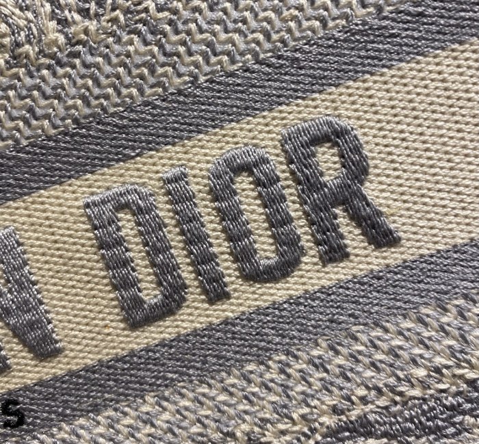 Handbags Dior Book Tote 8001 size:22 cm