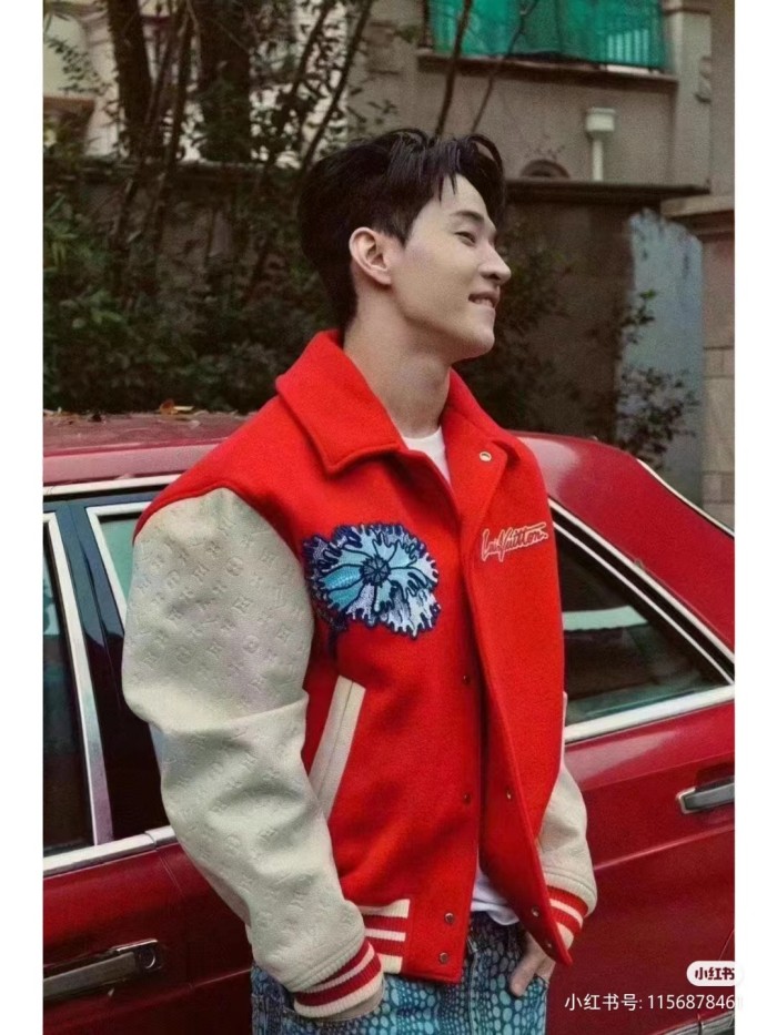 Clothes LOUIS VUITTON 936