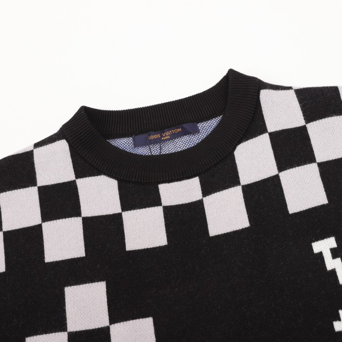 Clothes LOUIS VUITTON 941