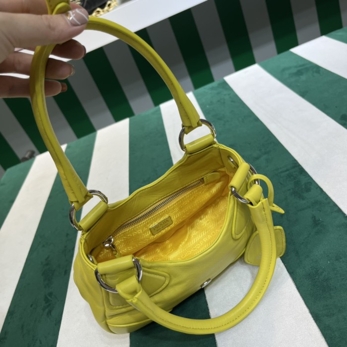 Handbags Prada PRADA PASSAVELA 1BA381 size:23x16x9 cm