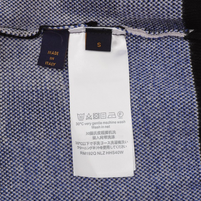 Clothes LOUIS VUITTON 941