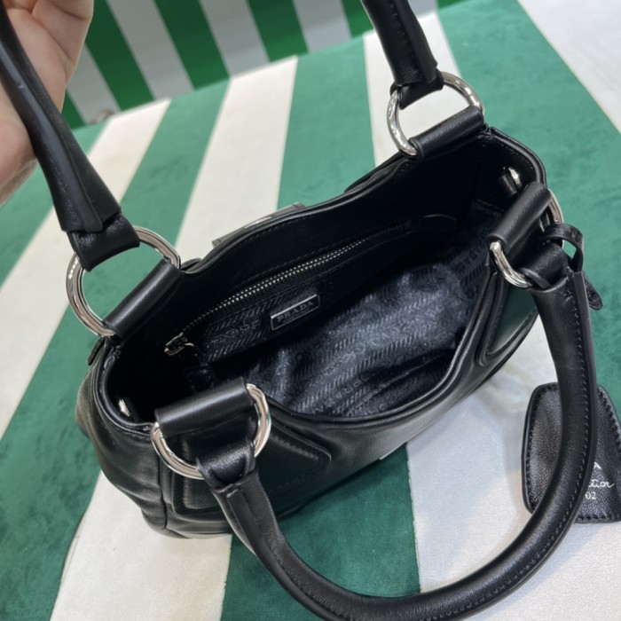 Handbags Prada PRADA PASSAVELA 1BA381 size:23x16x9 cm