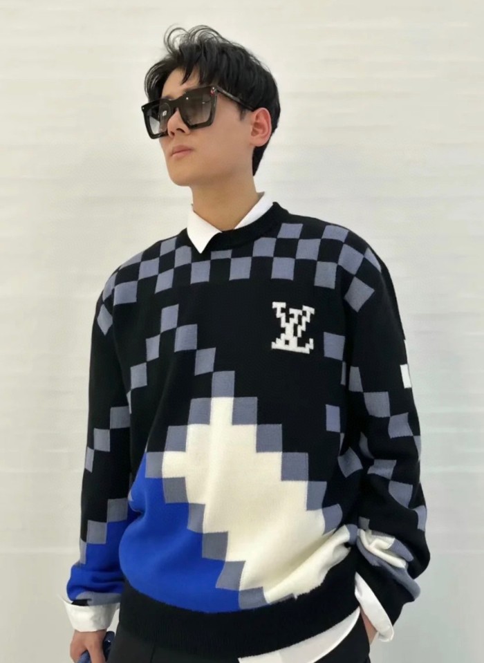 Clothes LOUIS VUITTON 941