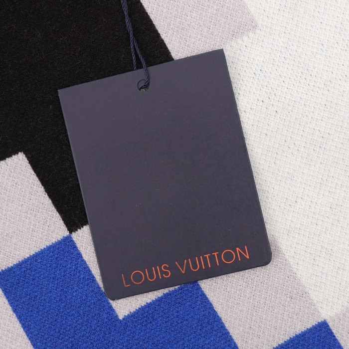 Clothes LOUIS VUITTON 941