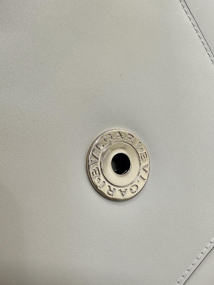 Handbags Bvlgari 38329 size:18*16*9 cm