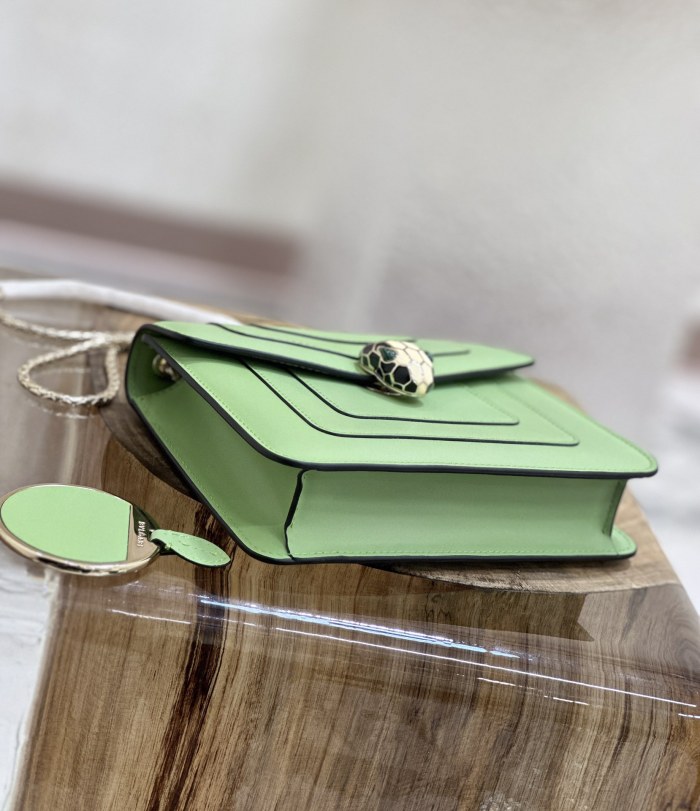 Handbags Bvlgari Serpenti Forever 35107 size:20*15*5 cm