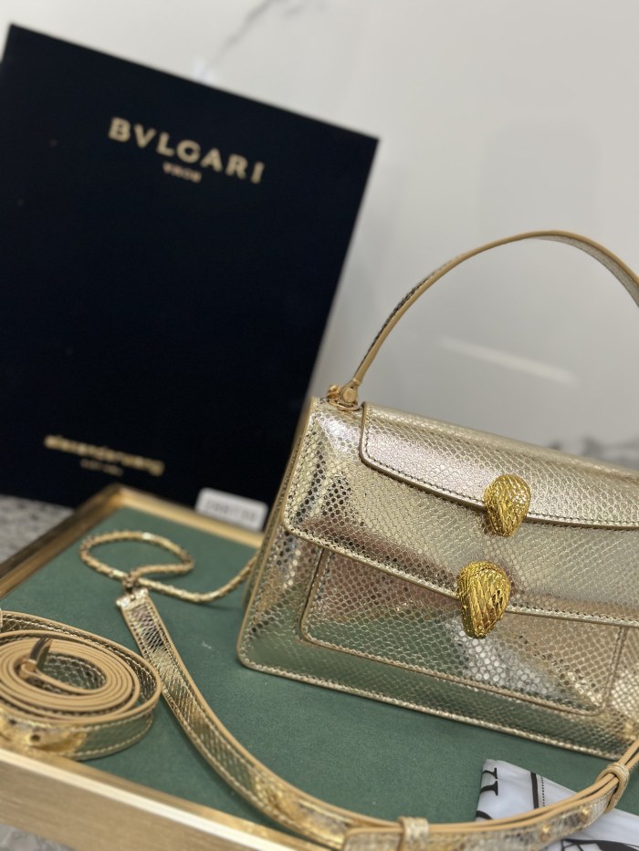 Handbags Bvlgari 288739 size:18.5*13*6.5 cm