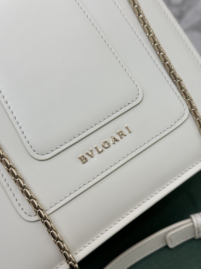 Handbags Bvlgari 38329 size:18*16*9 cm