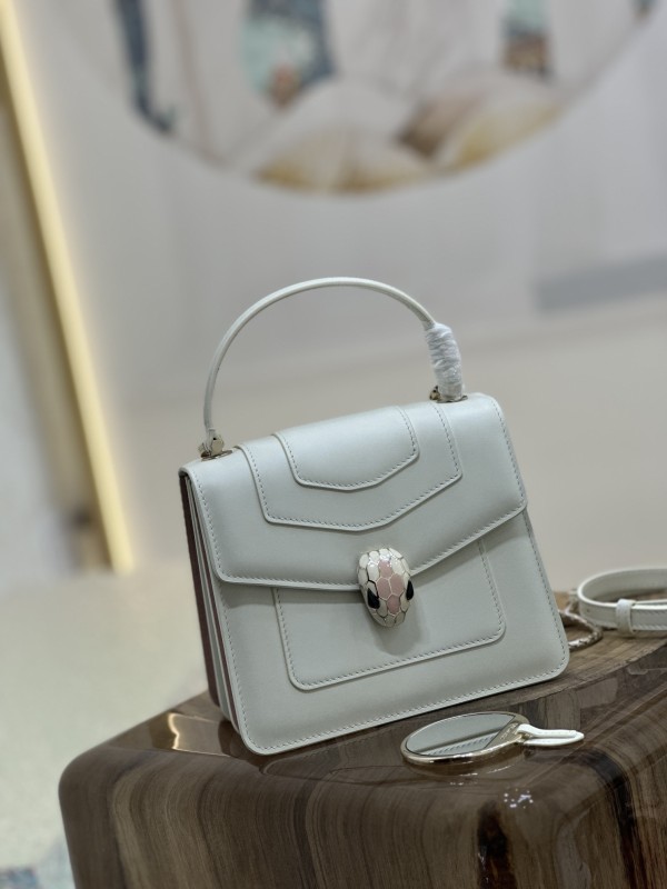 Handbags Bvlgari 38329 size:18*16*9 cm